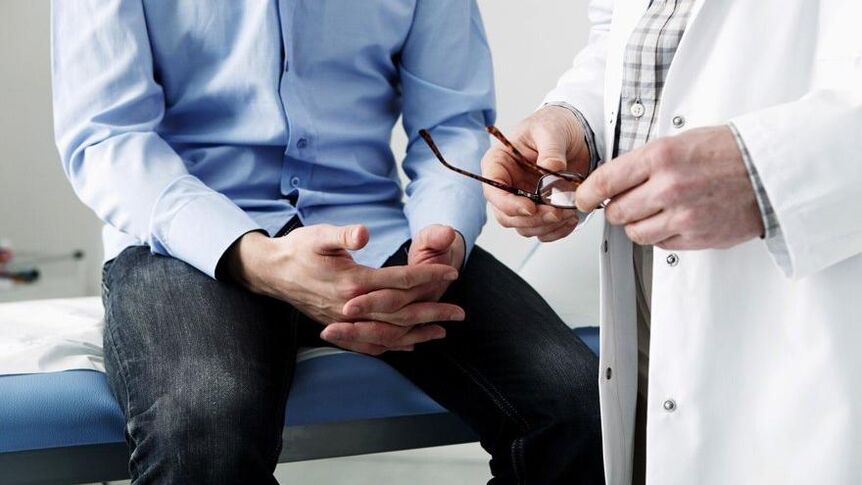 arts en patiënt met prostatitis