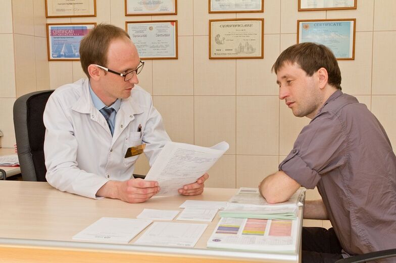 Patiënt prostatitis bij de ontvangst van een specialist